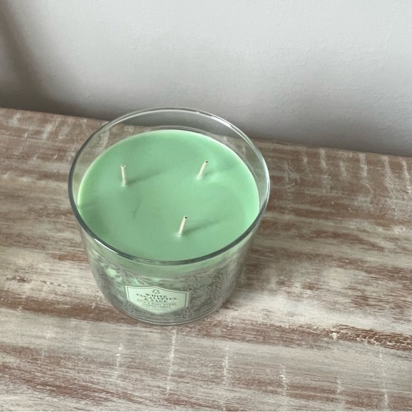 Bath & Body Works Accents Bath Body Works White Eucalyptus And Sage